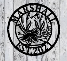 Load image into Gallery viewer, Personalized Frog Family Name Sign / Metal Wall Decor / Monogram Name Ocean Sign / Home Decor / Personalized Outdoor Decor