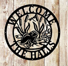 Load image into Gallery viewer, Personalized Frog Family Name Sign / Metal Wall Decor / Monogram Name Ocean Sign / Home Decor / Personalized Outdoor Decor