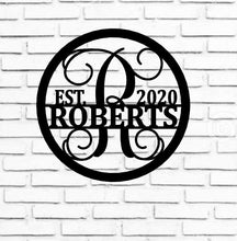 Load image into Gallery viewer, Personalized Circle Vine Family Name & Initial Metal Sign - Metal Monogram Sign - Housewarming Gift - Wedding Gift - Door Hanger